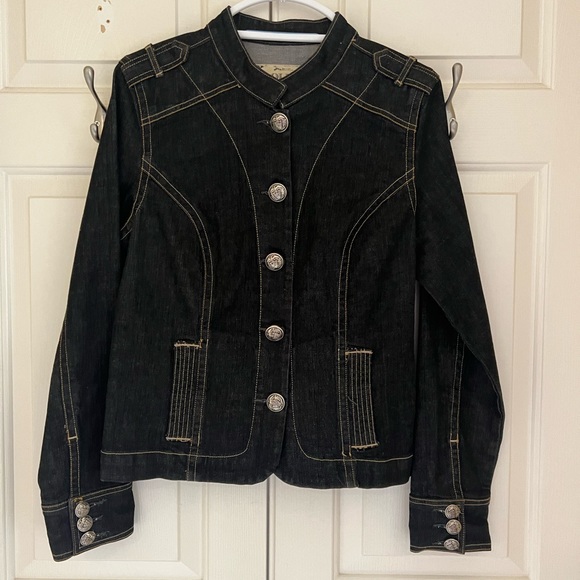 Old Navy Jackets & Blazers - Old Navy Jean Jacket in excellent condition